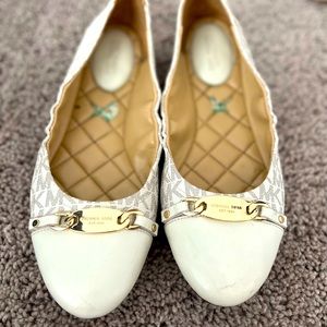 Micheal Kors white flat